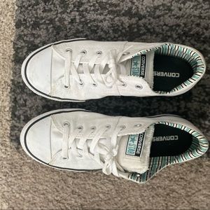 Woman’s Converse Chucks White Sz 5 woman’s size 7